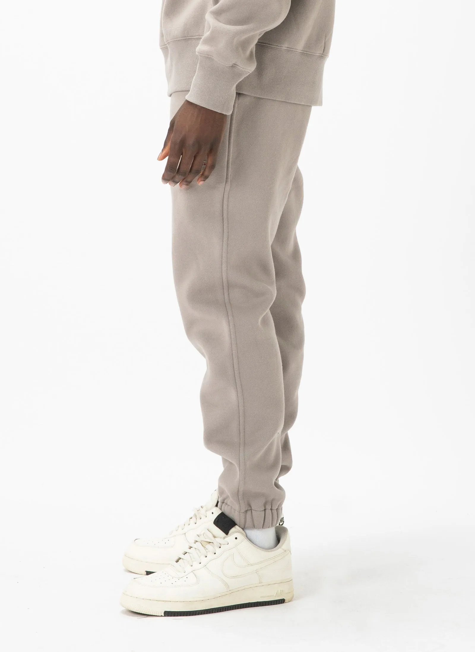 Badge Sweatpant Smoke